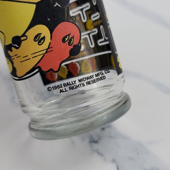 Vtg PAC-MAN Glass Tumbler 1982 Bally Midway - Picture 2 of 16
